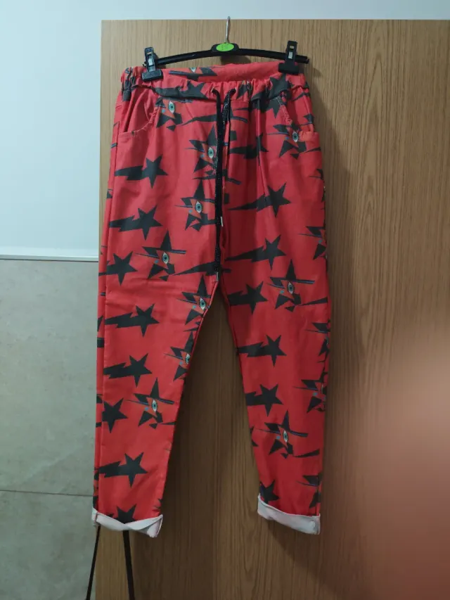 Pantalón estampado estrellas