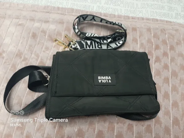 Bolso negro acolchado BIMBA Y LOLA