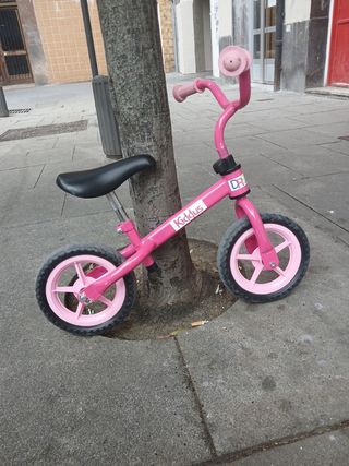 Bicicleta de equilibrio infantil rosa