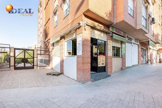 Local comercial en venta en Polígono Cartuja – La Paz en Granada