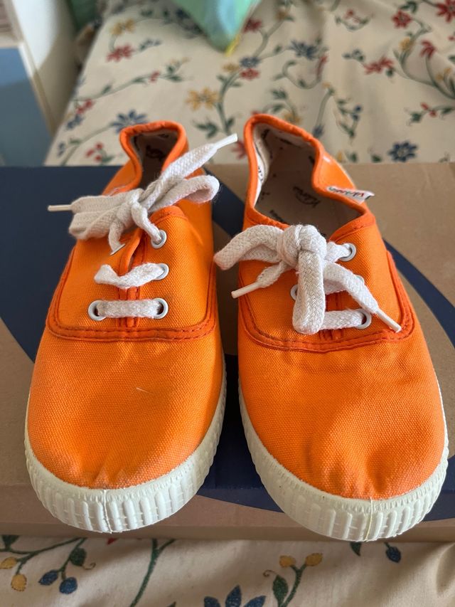 Zapatillas Victoria niño/a naranja. Talla 31