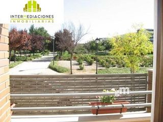 Casa adosada en alquiler en Hermanos Falcó - Sepulcro Bolera en Albacete