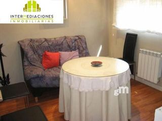 Casa adosada en alquiler en Hermanos Falcó - Sepulcro Bolera en Albacete