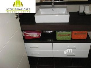 Casa adosada en alquiler en Hermanos Falcó - Sepulcro Bolera en Albacete