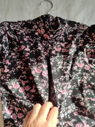 Vestido floral negro y rosa Talla S