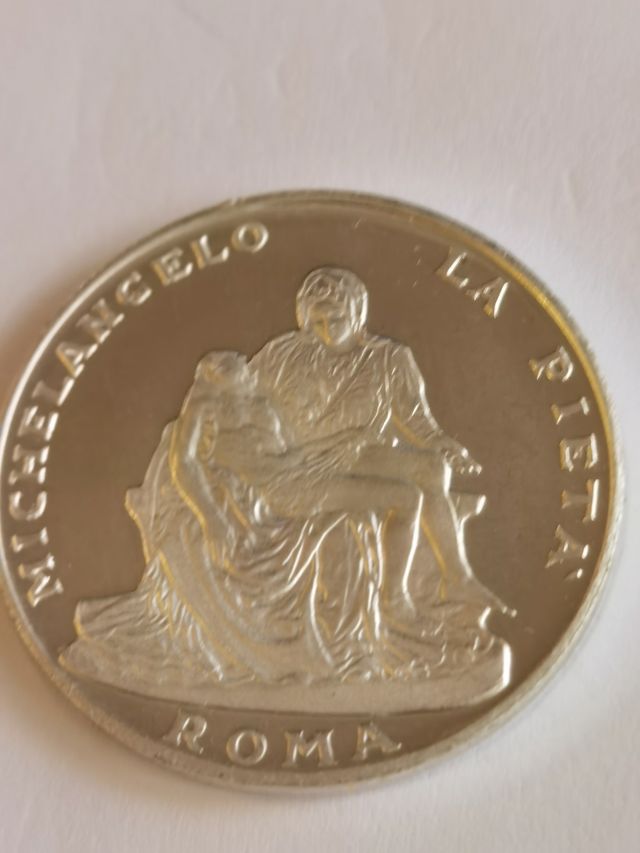 Moneda Papa Francisco Bañada en Plata