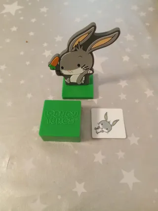 Figura Bugs Bunny Looney Tunes con Zanahoria KFC