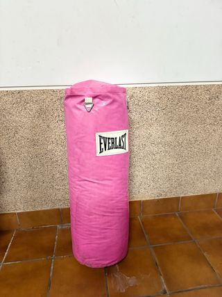 Saco de boxeo Everlast rosa
