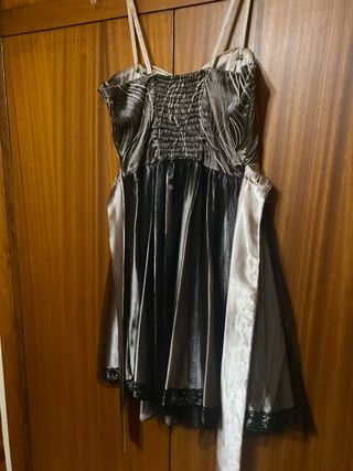 Vestido de fiesta plateado y negro. Nuevo