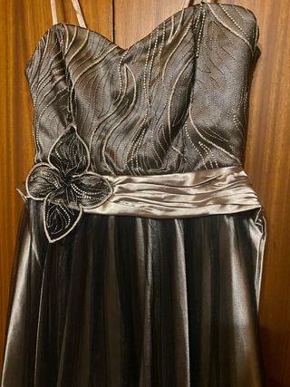 Vestido de fiesta plateado y negro. Nuevo