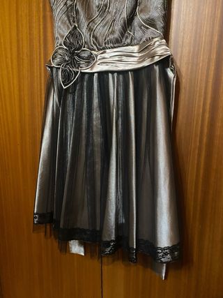 Vestido de fiesta plateado y negro. Nuevo
