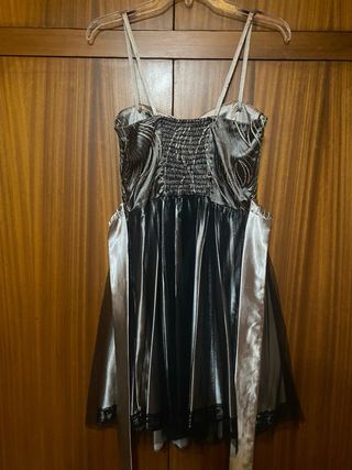 Vestido de fiesta plateado y negro. Nuevo