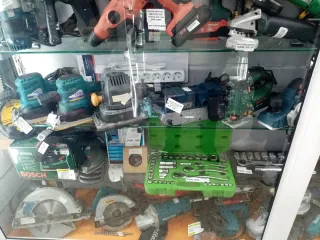 Lote de maquinaria y herramientas