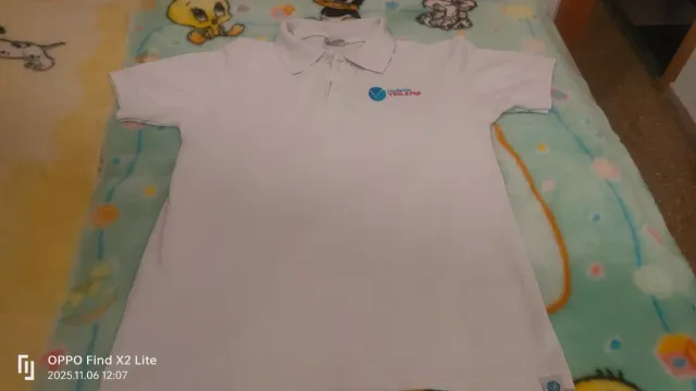 Polo Fundación Trilema Blanco