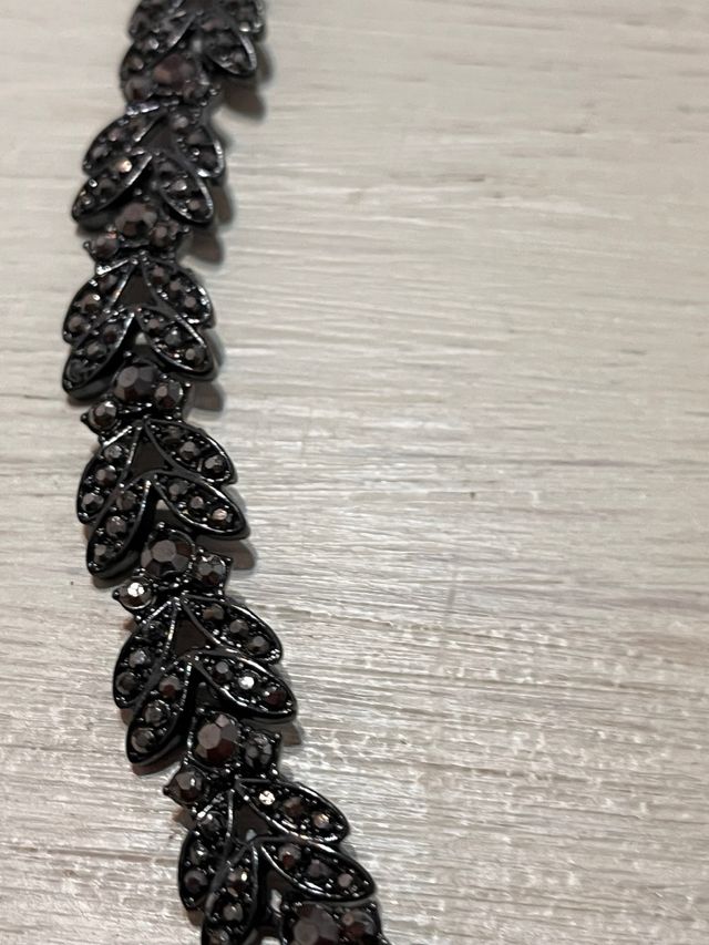 Collar Zara Hojas Negro y Plateado