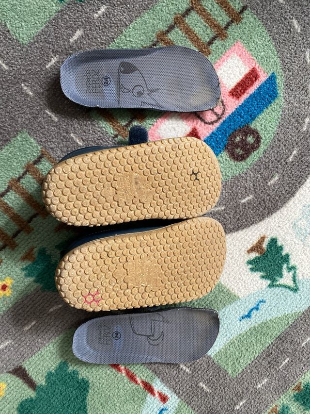 Zapato Feroz Talla 24 Azul