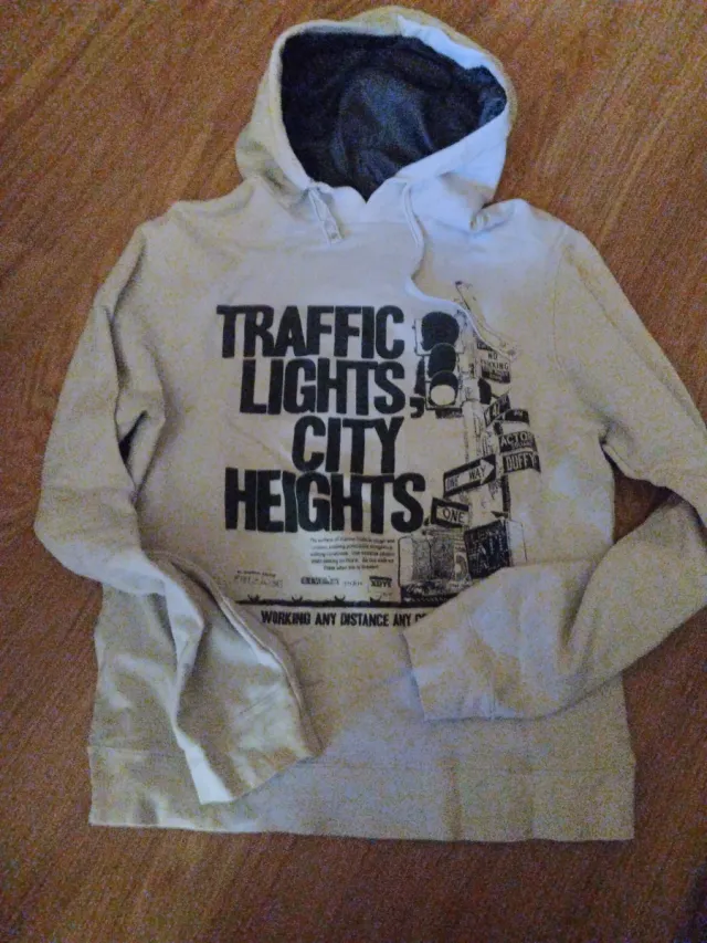 Dos sudaderas beige y gris