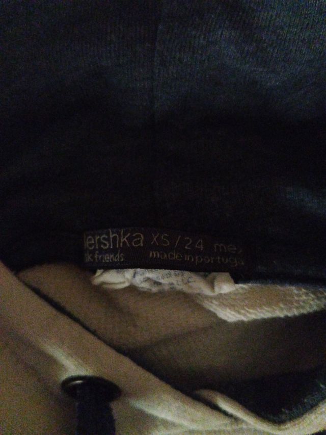 Dos sudaderas beige y gris