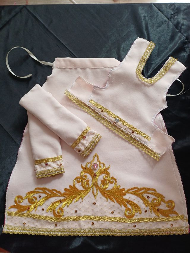 Saya bordada Virgen 60 cm