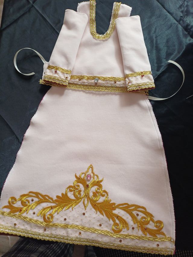 Saya bordada Virgen 60 cm