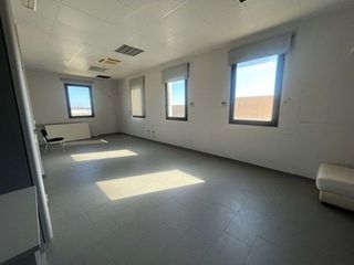 Oficina en alquiler en Torre Valentina-Mas Vilar de La Mutxada-Treumal en Calonge