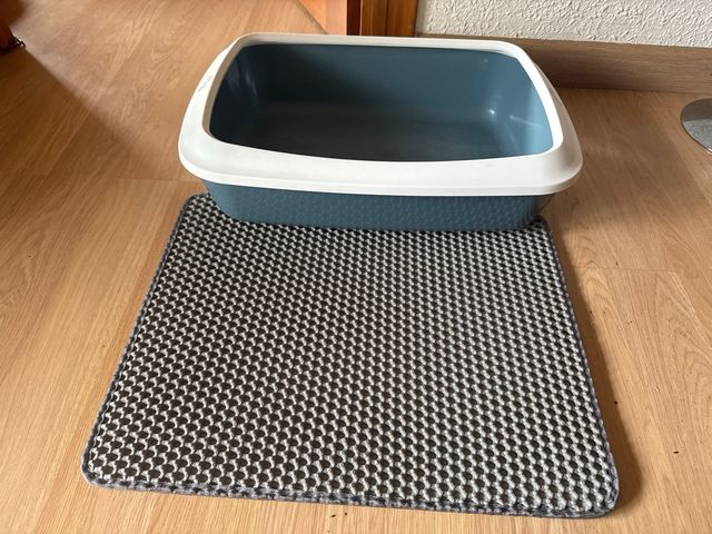 Arenero para gato con alfombra atrapaarena