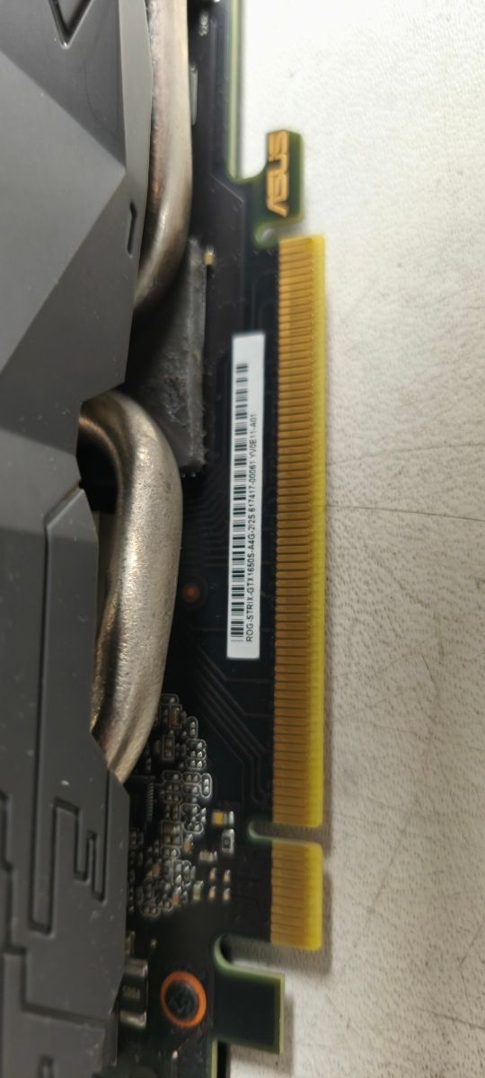 ASUS GeForce GTX 1650 Super Gráfica