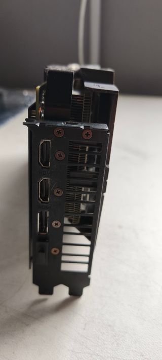 ASUS GeForce GTX 1650 Super Gráfica