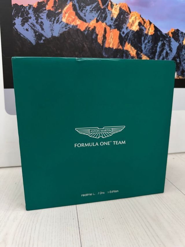 REALME GT 7 DREAM EDITION 512GB+16GB en su caja