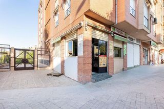 Local comercial en venta en Polígono Cartuja – La Paz en Granada