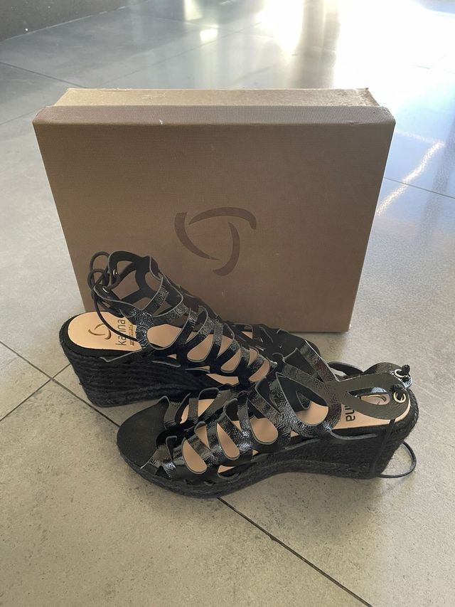 Sandalias Kanna Negras Cuña