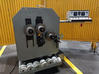 Curvadora de perfiles