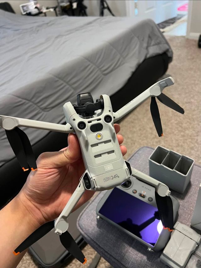 DJI Mini 4 Pro con mando RC2