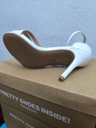 Sandalias Tacón Marypaz Blancas (Brillo) ¡NUEVAS!