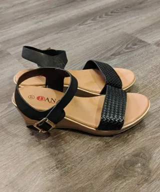 Sandalias cuña Dana talla 37