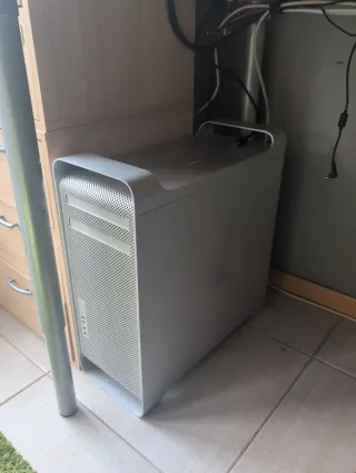 Mac Pro 4.1 (5.1) 16GB RAM RX 470 6-Core