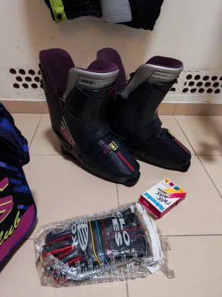 Equipo completo esquí  mono, botas, esquís, baston