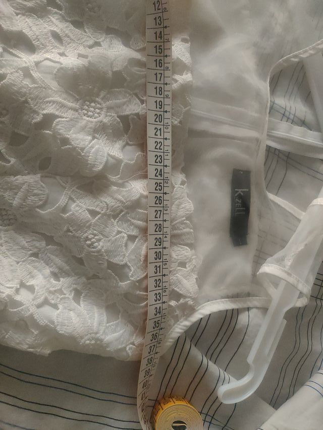 Vestido blanco de encaje evento.