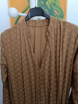 Vestido largo estampado mostaza