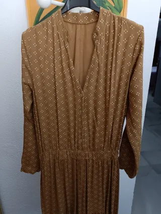 Vestido largo estampado mostaza
