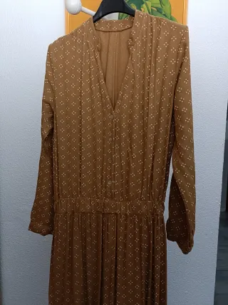 Vestido largo estampado mostaza