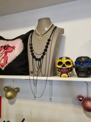 Expositores para collares y bisutería