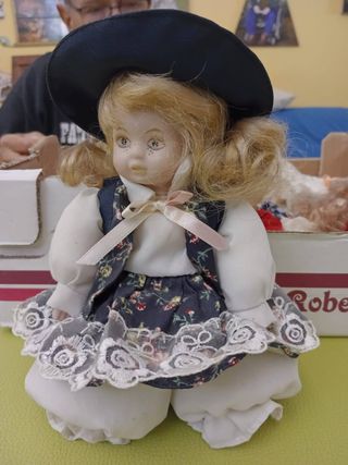 Lotto di bambole da collezione