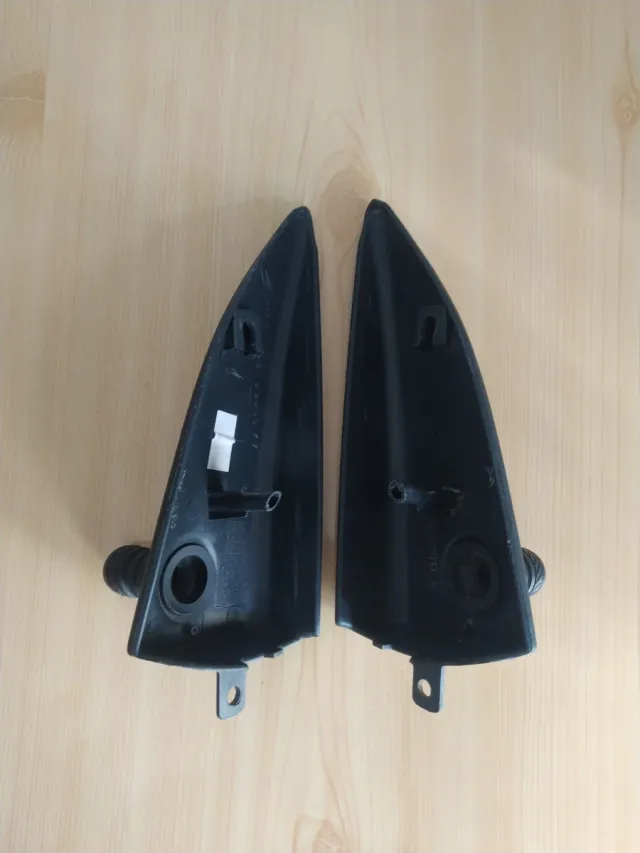 Molduras Retrovisor Izquierdo y Derecho Coche