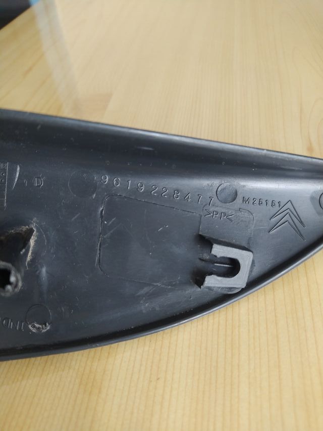 Molduras Retrovisor Izquierdo y Derecho Coche