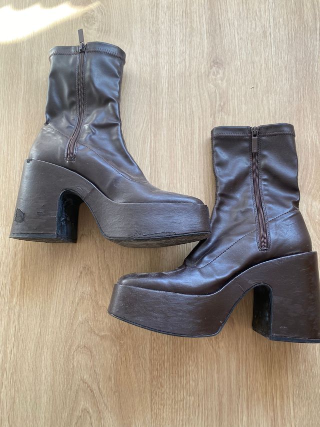 Botín cuero granate plataforma