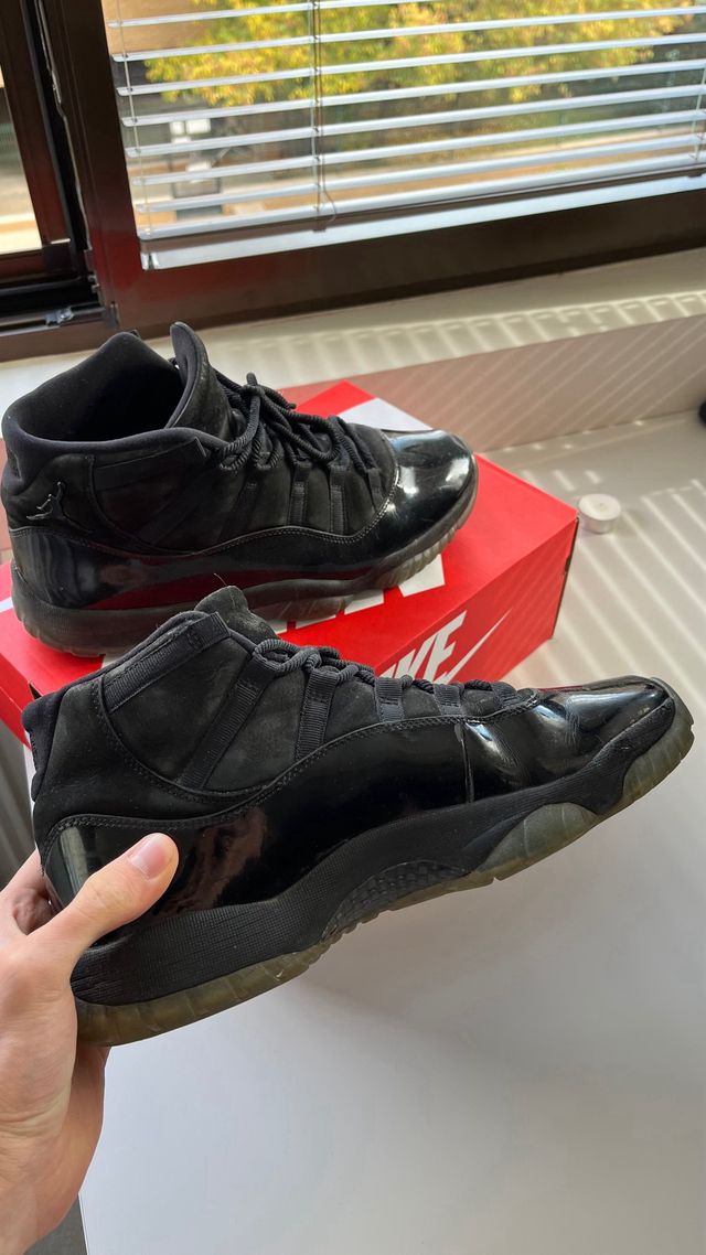 Jordan 11 Cap Gown Negras Talla 45