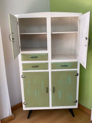 Mueble despensa antiguo restaurado