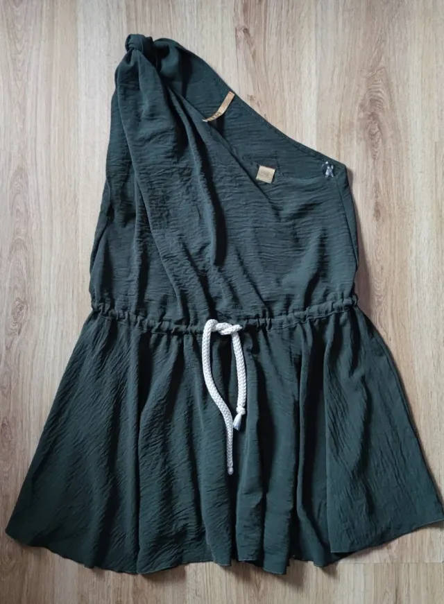 Vestido asimétrico talla única verde