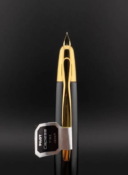 Pluma Estilográfica Pilot Capless Negra/Oro